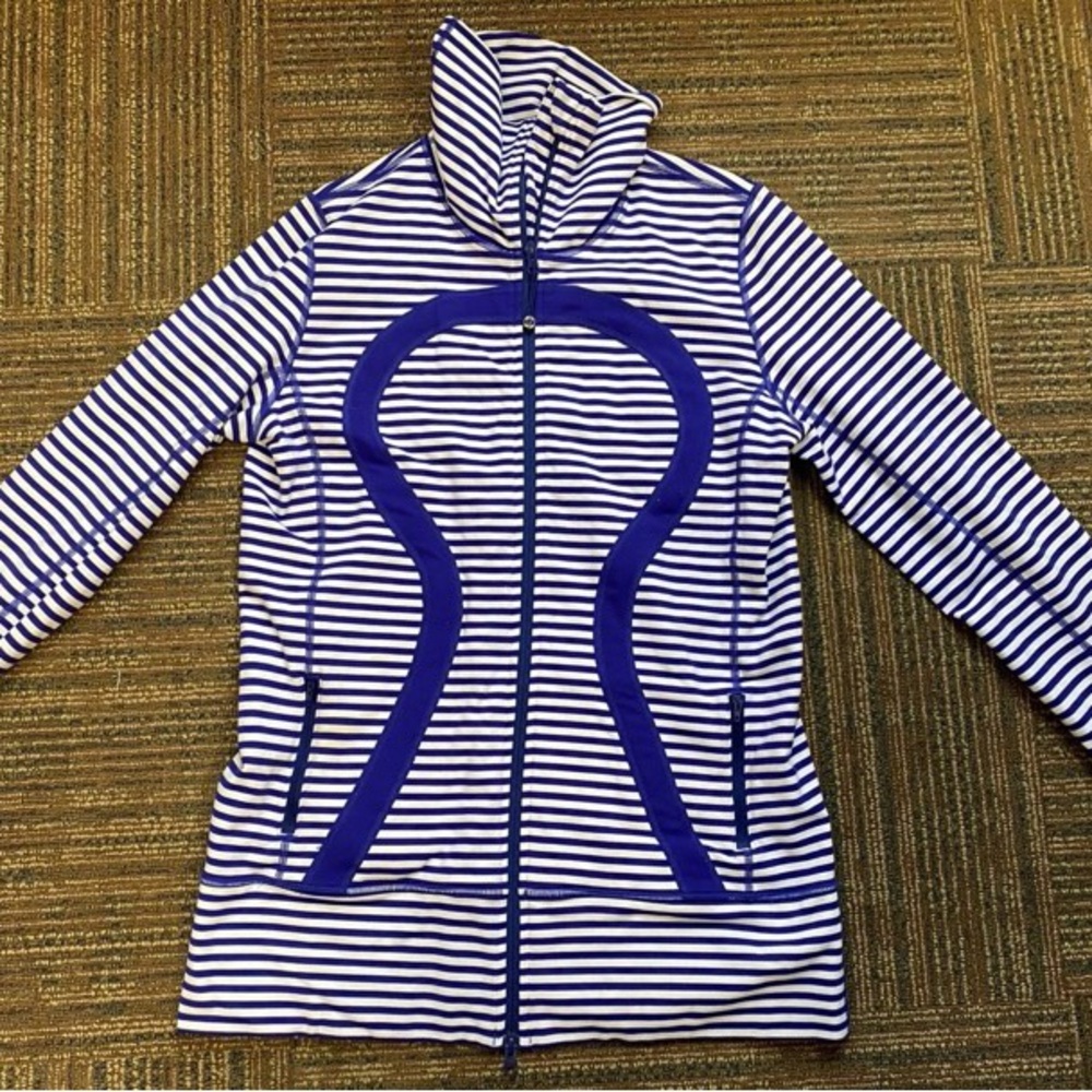 Lululemon athletica scuba funnel neck zip sweatshirt
